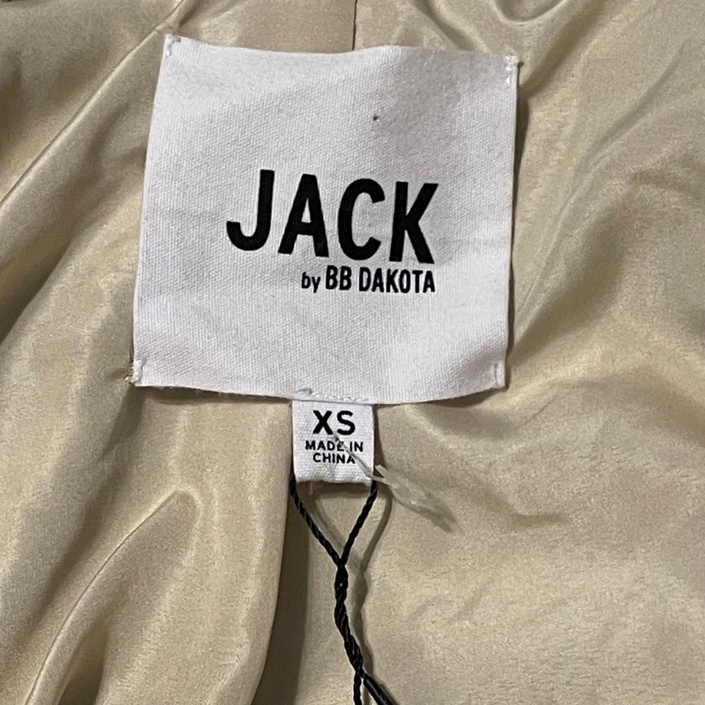 NWT JACK BY BB DAKOTA Women's Oatmeal Faux Fur Shawl Coat XS Extremely Soft - Picture 8 of 11
